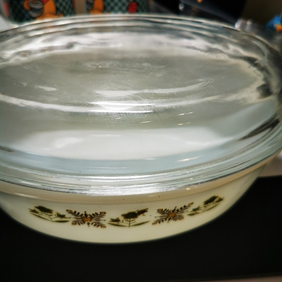 Vintage Anchor Hocking Fire King Casserole Dish in Meadow Green Pattern with Lid - Picture 10 of 12